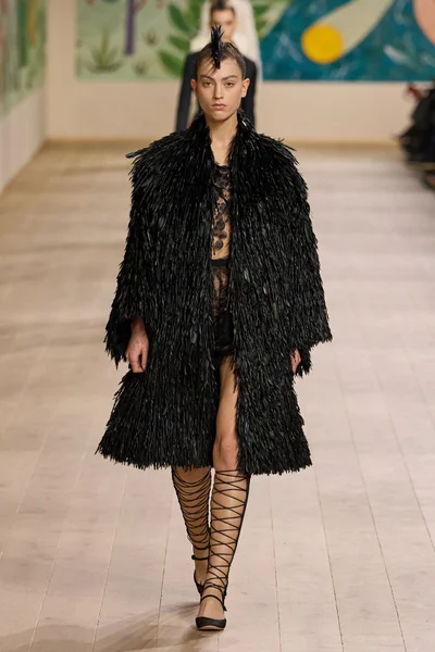 Look 8
